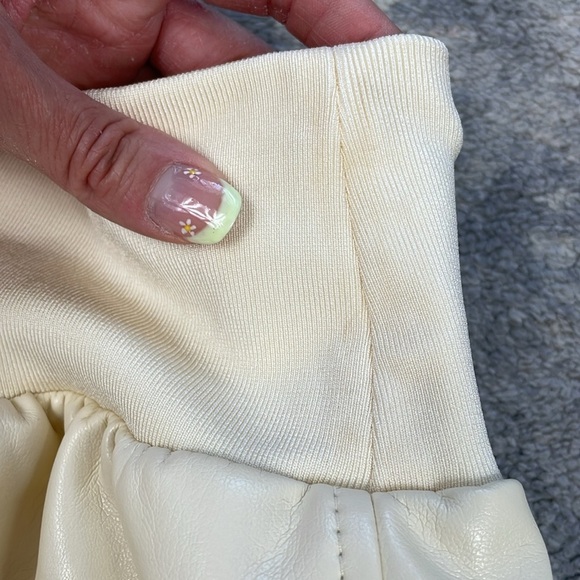 New Cinq a Sept Giles Faux Leather Cargo Jogger Pants Dune Beige Cream Sz M - Picture 16 of 16